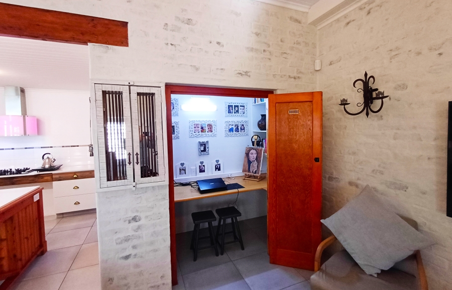 2 Bedroom Property for Sale in Palmiet Western Cape